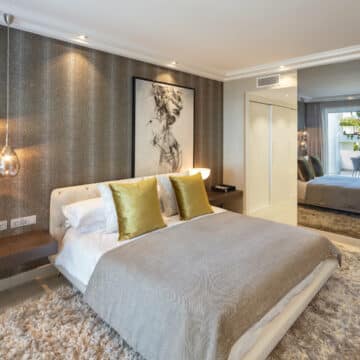 Frontline Beach apartment in Marina Puente Romano Golden Mile Marbella with sea views Picture 14