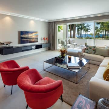 Frontline Beach apartment in Marina Puente Romano Golden Mile Marbella with sea views Picture 3