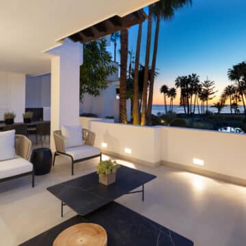 Frontline Beach apartment in Marina Puente Romano Golden Mile Marbella with sea views Picture 6