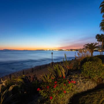 Frontline Beach apartment in Marina Puente Romano Golden Mile Marbella with sea views Picture 19