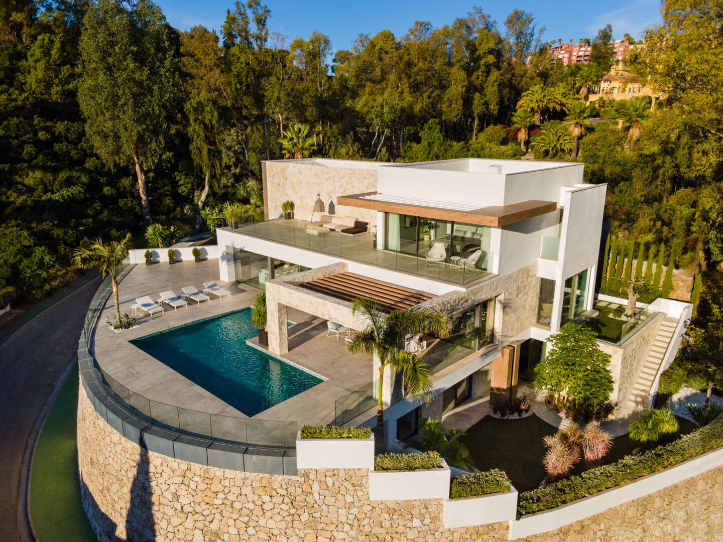 Brand new magnificent villa in El Herrojo, the famous area of La Quinta Benahavis
