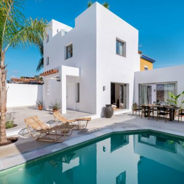 Lovely family home with private pool at just 150 meters from the beach in Linda Vista, San Pedro de Alcantara Picture 0