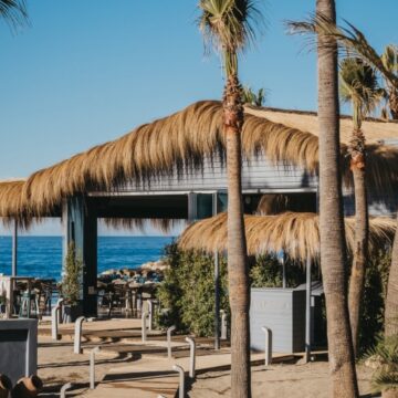 Building plot beachfront in Marbesa with luxury licensed villa project Picture 4