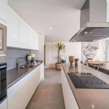 Estepona new penthouse with large roof terrace and amazing sea views Picture 4