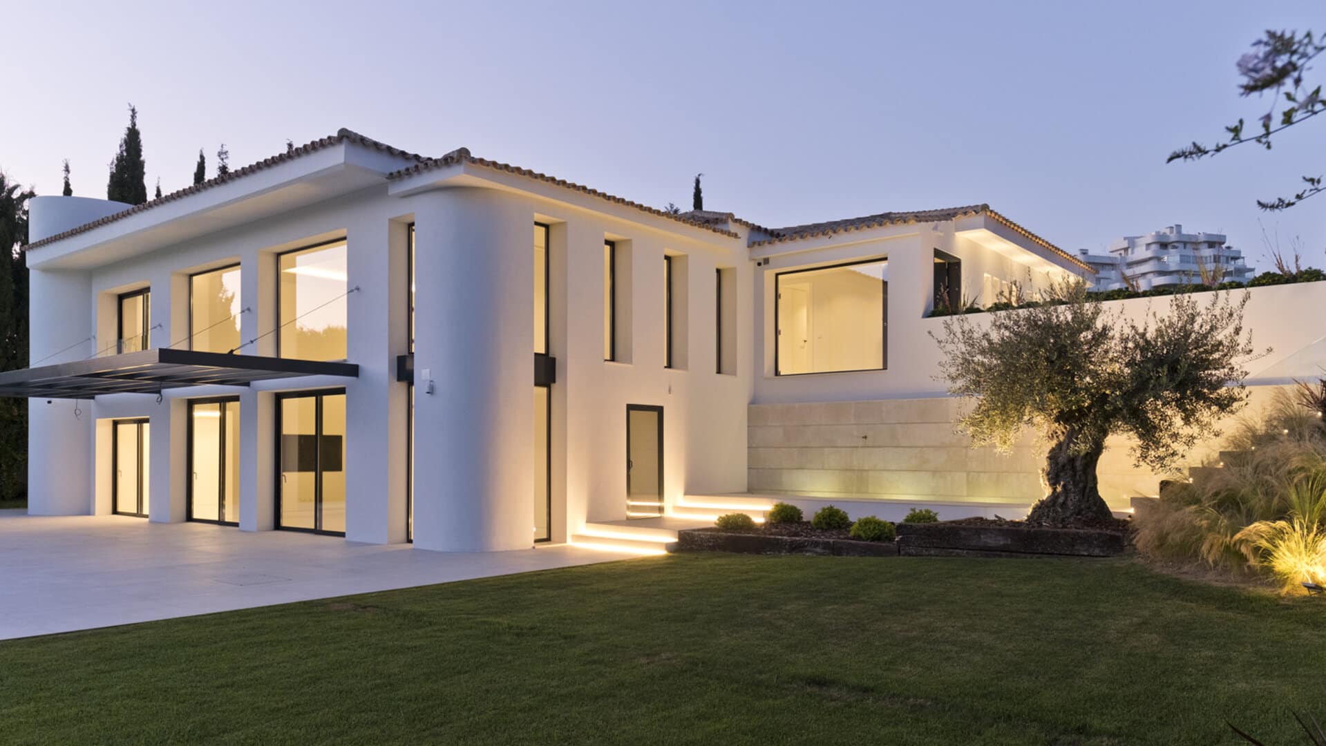Fully renovated villa in Guadalmina Alta a prestigious front line golf area next to San Pedro de Alcántara