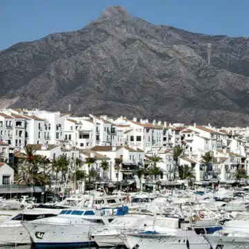 Key Ready Apartment in Marbella Lake Nueva Andalucia, with 3 bedrooms and open mountain, lake and sea views Picture 19