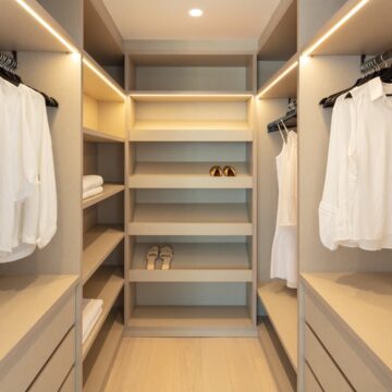 Frontline Beach luxury apartment in the prestigious Puente Romano resort on the Golden Mile Marbella Picture 11