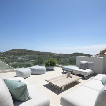 Penthouse Marbella Club Hills fully furnished in Marbella Club Golf Resort with panoramic views towards the Mediterranean Sea Picture 3
