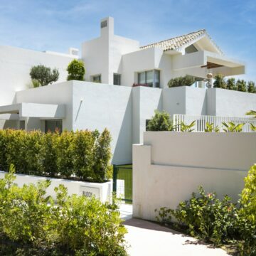 Penthouse Marbella Club Hills fully furnished in Marbella Club Golf Resort with panoramic views towards the Mediterranean Sea Picture 0