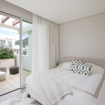 Penthouse Marbella Club Hills fully furnished in Marbella Club Golf Resort with panoramic views towards the Mediterranean Sea Picture 12
