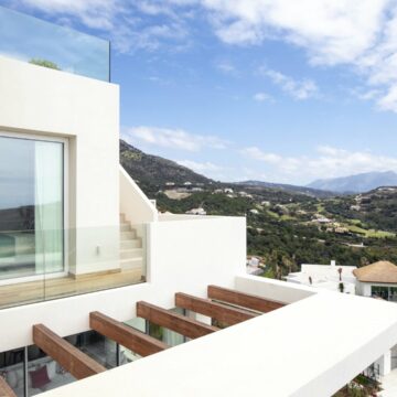 Penthouse Marbella Club Hills fully furnished in Marbella Club Golf Resort with panoramic views towards the Mediterranean Sea Picture 10