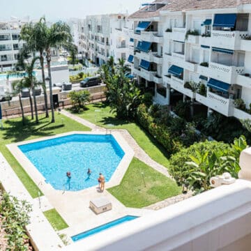 Modern and newly renovated Penthouse only 900 meters from the beach in San Pedro, with sea views and two terraces Picture 2