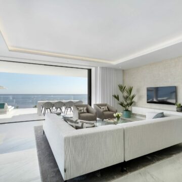 Emare Estepona front line beach first floor 4 bedroom apartment with endless sea views Picture 0