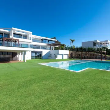 New high quality designer villa in Marbella Club Golf Resort, Benahavis Picture 14