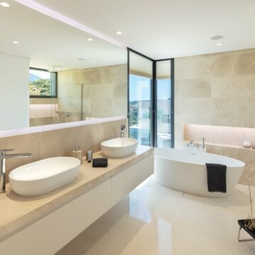 Modern villa in Los Olivos Nueva Andalucia Marbella Picture 11