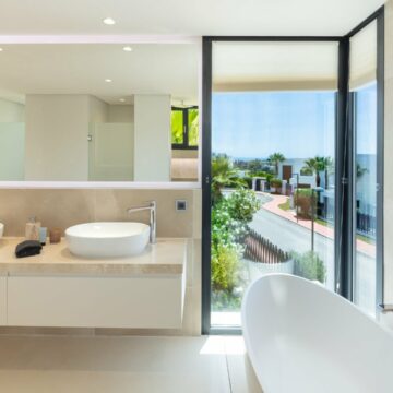 Modern villa in Los Olivos Nueva Andalucia Marbella Picture 12