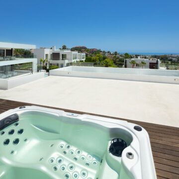 Modern villa in Los Olivos Nueva Andalucia Marbella Picture 13