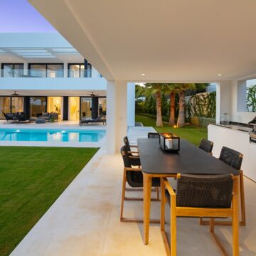 Modern villa in Los Olivos Nueva Andalucia Marbella Picture 6