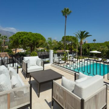 New exquisitely presented luxury villa situated in the heart of the Nueva Andalucia Golf Valley Picture 9