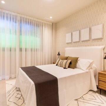Lovely 4 bedroom penthouse with large terrace and great sea views in Azahar de Estepona Picture 22