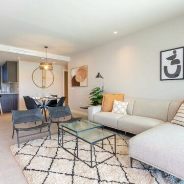 Lovely 4 bedroom penthouse with large terrace and great sea views in Azahar de Estepona Picture 13