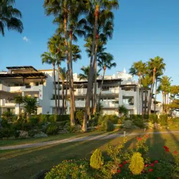Exceptional front line Duplex Penthouse in Japanese Gardens, Marina Puente Romano Marbella Picture 21