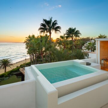 Exceptional front line Duplex Penthouse in Japanese Gardens, Marina Puente Romano Marbella Picture 8
