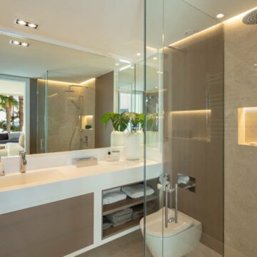 Exceptional front line Duplex Penthouse in Japanese Gardens, Marina Puente Romano Marbella Picture 19