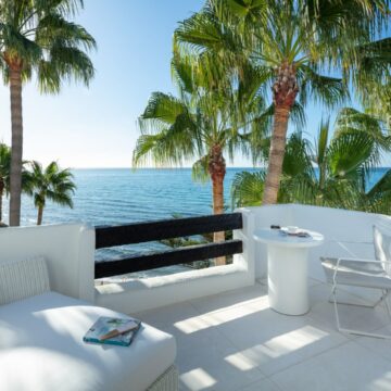 Exceptional front line Duplex Penthouse in Japanese Gardens, Marina Puente Romano Marbella Picture 20