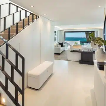 Exceptional front line Duplex Penthouse in Japanese Gardens, Marina Puente Romano Marbella Picture 7