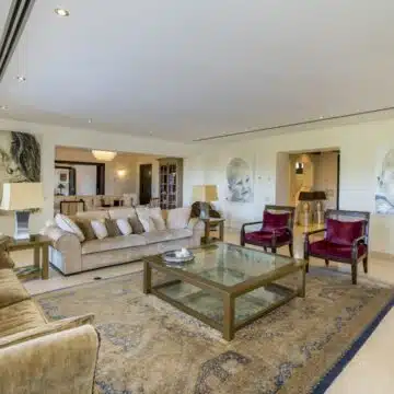 Luxury Mediterranean high-end villa in La Zagaleta Benahavis, lovely garden areas and indoor pool Picture 6