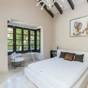 Luxury Mediterranean high-end villa in La Zagaleta Benahavis, lovely garden areas and indoor pool Picture 23