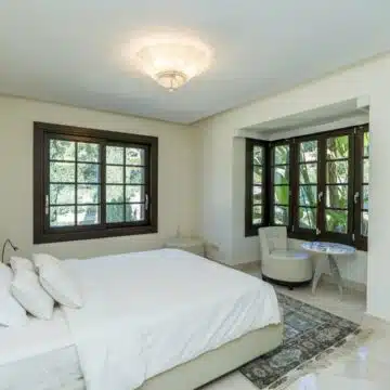 Luxury Mediterranean high-end villa in La Zagaleta Benahavis, lovely garden areas and indoor pool Picture 21