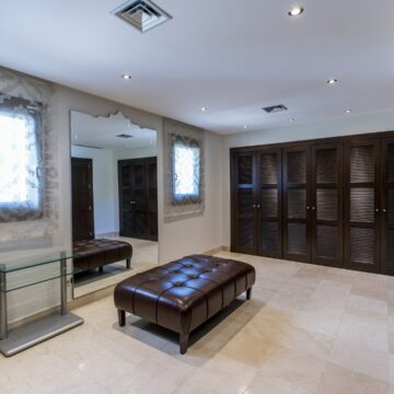 Luxury Mediterranean high-end villa in La Zagaleta Benahavis, lovely garden areas and indoor pool Picture 17