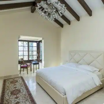 Luxury Mediterranean high-end villa in La Zagaleta Benahavis, lovely garden areas and indoor pool Picture 19