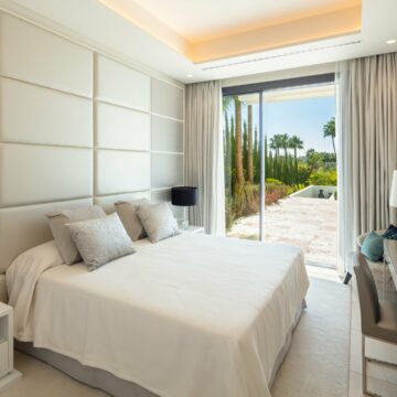 Luxury modern 6 bedroom villa in La Cerquilla, Nueva Andalucia Marbella Picture 21