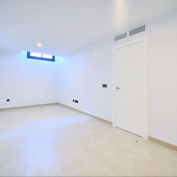 Key Ready semi-detached villa with private pool at Puerto Banús Beach at short walk to the port Picture 22