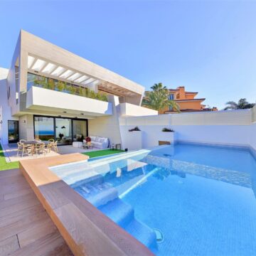 Key Ready semi-detached villa with private pool at Puerto Banús Beach at short walk to the port Picture 12