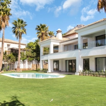 Stunning villa new and with a classic Andalusian architecture in Sierra Blanca, Marbella Golden Mile Picture 48