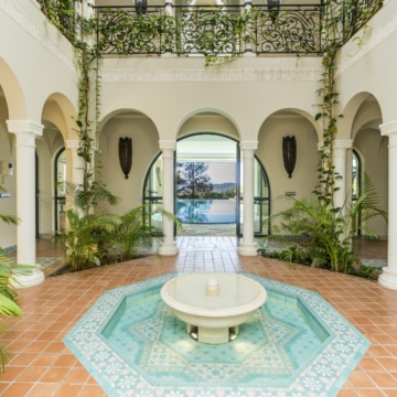 Enchanting Alhambra style mansion villa in the exclusive Marbella Club Golf Resort, Benahavis Picture 3