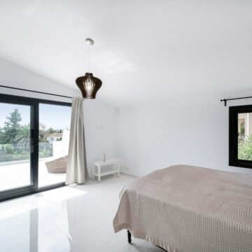 Beautiful newly renovated Villa in Marbella Hill Club, one of the most exclusive areas in Marbella Golden Mile Picture 12