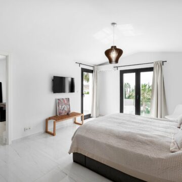 Beautiful newly renovated Villa in Marbella Hill Club, one of the most exclusive areas in Marbella Golden Mile Picture 15