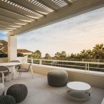 Duplex penthouse with breath-taking sea views in El Retiro de Nagueles on Marbella’s Golden Mile Picture 10
