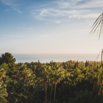 Duplex penthouse with breath-taking sea views in El Retiro de Nagueles on Marbella’s Golden Mile Picture 3
