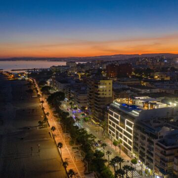 Darya Estepona Frontline Beach Location within the City Centre Picture 19