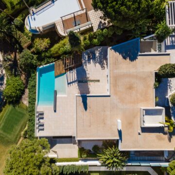 Splendid frontline golf villa located in the heart of the Golf Valley in Las Brisas, Nueva Andalucia Picture 23