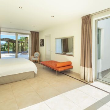 Splendid frontline golf villa located in the heart of the Golf Valley in Las Brisas, Nueva Andalucia Picture 14