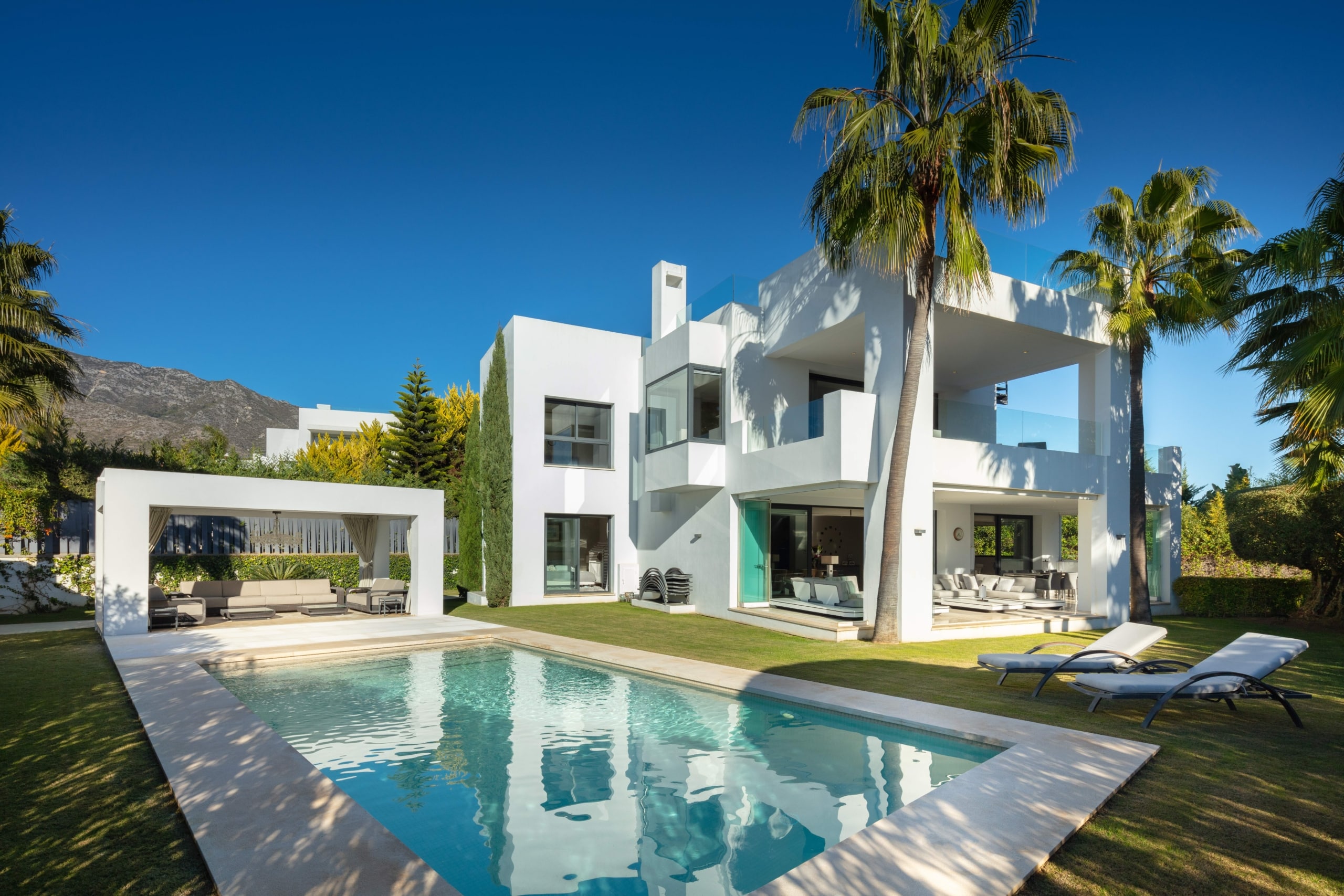 Luxury Villa located in Altos de Puente Romano the most sought-after residential area of Marbella
