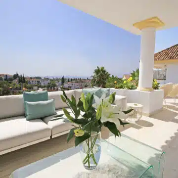 Magnificent Duplex Penthouse in the Prestigious and Gated Community of Monte Paraiso, Marbella Golden Mile Picture 3