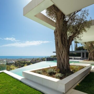 Extraordinary Luxury Villa with Panoramic Sea Views in Los Flamingos Golf, Benahavis Picture 23